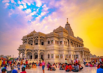 Jaipur to Mathura Vrindavan Tour by Tempo Traveller & Force Urbania Hire/Rental 9, 12, 14, 16, 20 or 26-seater