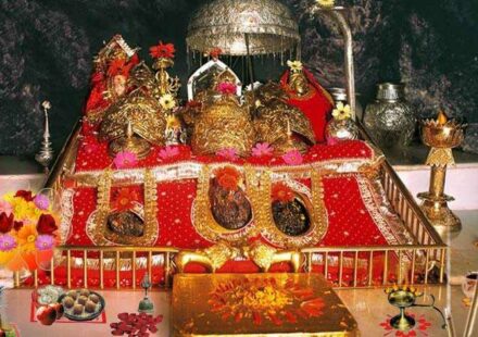 Delhi to Vaishno Devi Temple Tempo Traveller & Force Urbania Luxury Van Hire/Rental 9, 12, 16, 17, 20, 25/26-seater