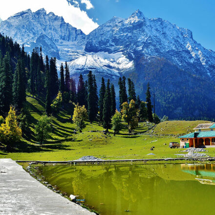 Jammu and Kashmir Tempo Traveller & Force Urbania Luxury Van Hire/Rental, covering 8, 9, 10, 12, 14, 16, 18 & 20 seaters